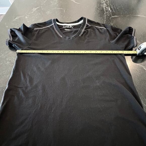 Buckle Black Men’s Black Crewneck T-Shirt Contrast Trim Size L - Picture 8 of 8